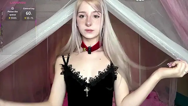 Snapshot of EvaQT chatting on February 19, 2026, 7:27 am EvaQT online show from February 19, 2026, 7:27 am