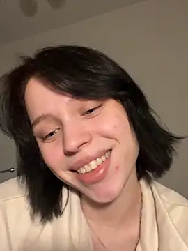  luna fox  online show from February 10, 2026, 6:29 pm