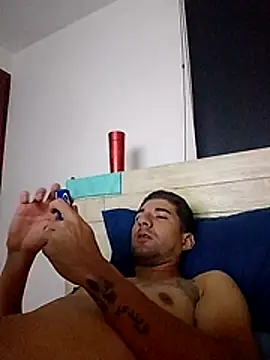 Snapshot of Camilo696903 chatting on June 1, 2026, 10:37 am Camilo696903 online show from June 1, 2026, 10:37 am
