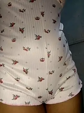 Zoe Renata online show from March 28, 2026, 4:24 am