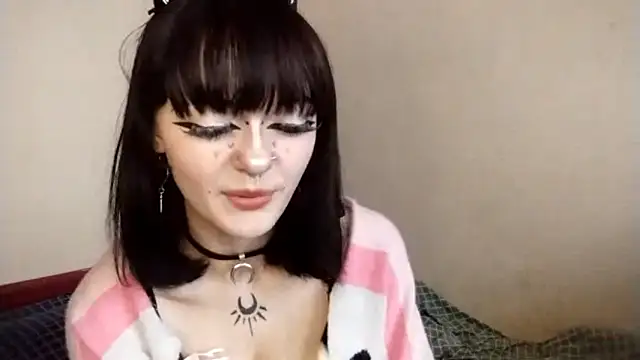 Snapshot of SmilingPatent chatting on February 13, 2026, 1:11 pm SmilingPatent online show from February 13, 2026, 1:11 pm