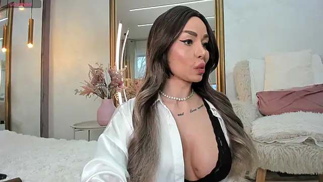 Snapshot of ElinaMoon_ chatting on February 28, 2026, 7:19 am ElinaMoon online show from February 28, 2026, 7:19 am