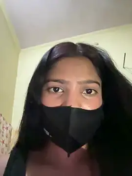 Cutedesigirl online show from February 14, 2026, 9:42 am