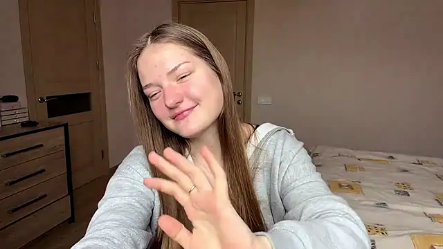 Snapshot of Milayouknow chatting on February 15, 2026, 9:19 am Milayouknow online show from February 15, 2026, 9:19 am