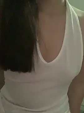 Snapshot of Rin-yiyi chatting on February 7, 2026, 4:09 am Rin-yiyi online show from February 7, 2026, 4:09 am