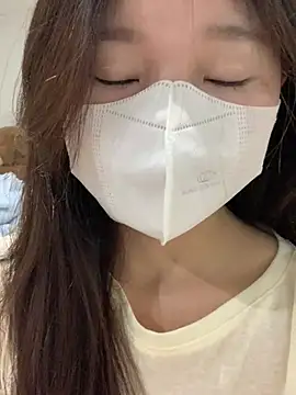 Snapshot of Rin-yiyi chatting on February 12, 2026, 8:08 pm Rin-yiyi online show from February 12, 2026, 8:08 pm