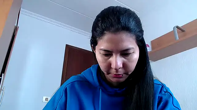 ZeforAitanna online show from April 1, 2026, 9:32 am