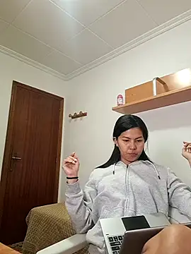 ZeforAitanna online show from April 7, 2026, 9:22 am