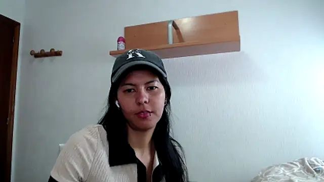 ZeforAitanna online show from April 13, 2026, 11:03 am