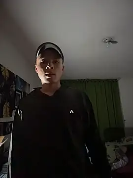 Snapshot of Eros_lee chatting on February 8, 2026, 4:21 am Eros lee online show from February 8, 2026, 4:21 am