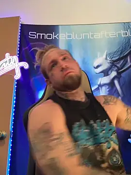 Snapshot of Smokebluntafterblunt chatting on February 22, 2026, 5:14 pm Smokebluntafterblunt online show from February 22, 2026, 5:14 pm