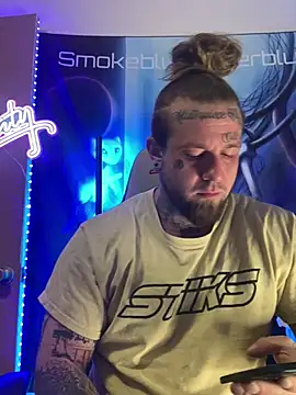 Snapshot of Smokebluntafterblunt chatting on February 24, 2026, 12:39 pm Smokebluntafterblunt online show from February 24, 2026, 12:39 pm