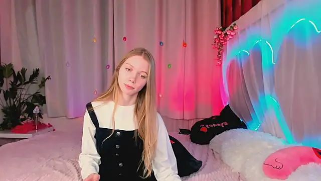 Snapshot of lada2k4 chatting on June 5, 2026, 6:52 am lada2k4 online show from June 5, 2026, 6:52 am