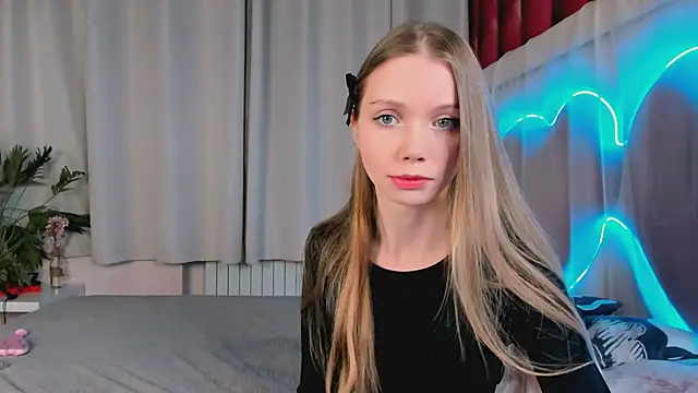 Snapshot of lada2k4 chatting on February 10, 2026, 6:01 am lada2k4 online show from February 10, 2026, 6:01 am