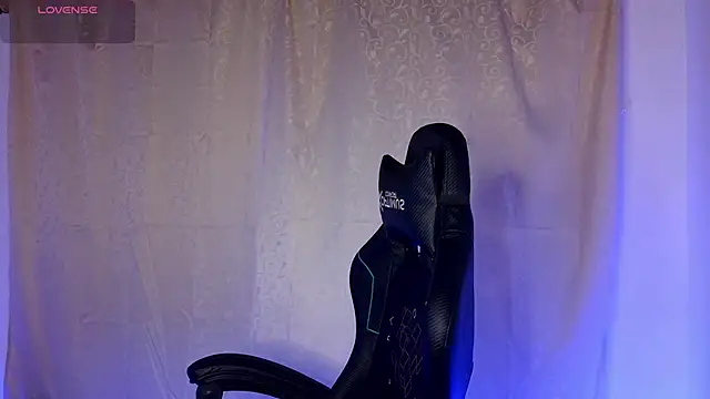  Yourdoll online show from April 9, 2026, 7:42 pm