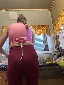 Snapshot of Midnight_Munch chatting on February 25, 2026, 8:36 am Midnight Munch online show from February 25, 2026, 8:36 am