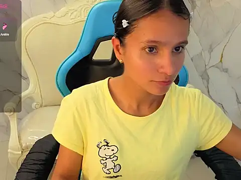 Cataleya23 a online show from April 18, 2026, 7:40 pm
