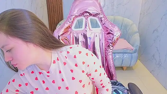 Amelia Cooper s online show from March 6, 2026, 8:04 pm