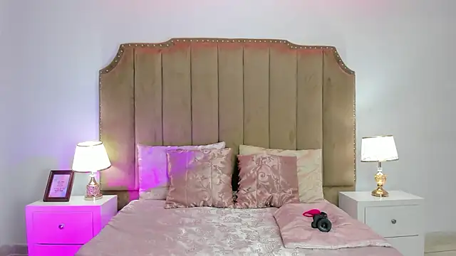 Alessiia Moon online show from March 13, 2026, 1:16 pm