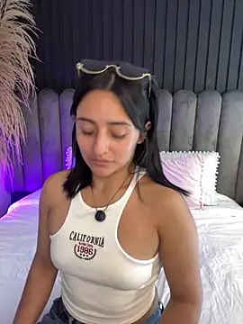 Nanda vixen  online show from June 2, 2026, 11:05 pm