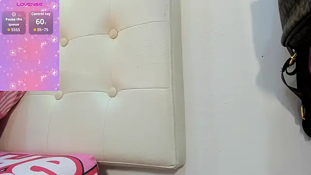 MiaEvans0 online show from April 2, 2026, 3:02 am