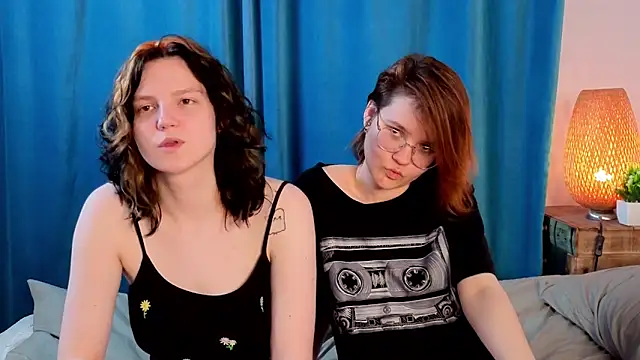 LatriceDosier online show from April 16, 2026, 9:39 pm