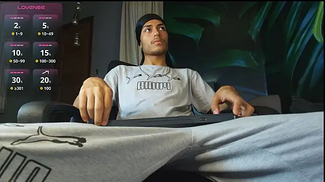 Snapshot of ItsZairen chatting on February 10, 2026, 3:49 am ItsZairen online show from February 10, 2026, 3:49 am