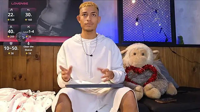 Snapshot of ItsZairen chatting on February 15, 2026, 4:46 am ItsZairen online show from February 15, 2026, 4:46 am