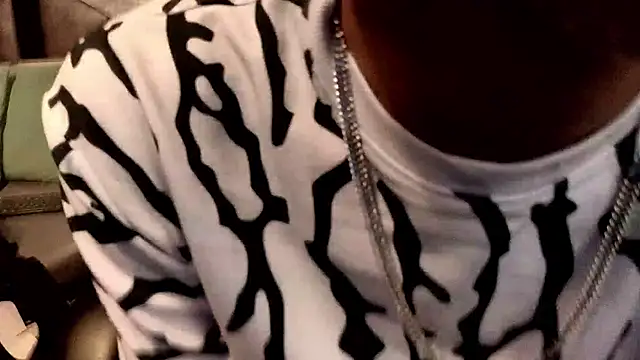 ItsZairen online show from March 21, 2026, 3:30 am