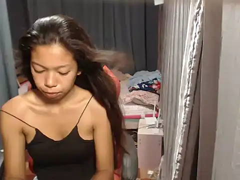 urgirlyflor online show from March 6, 2026, 11:49 am