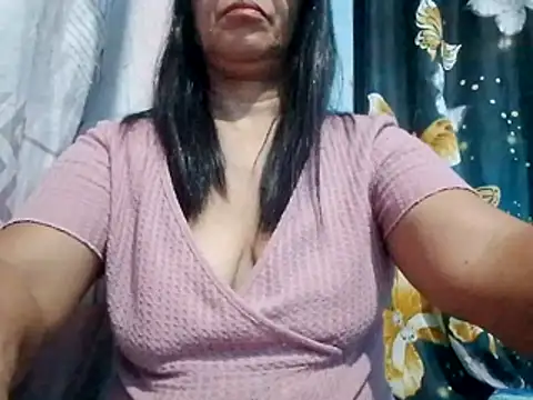 suzzie hot online show from March 5, 2026, 7:21 pm