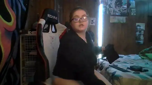 Snapshot of thatskarma chatting on February 18, 2026, 5:05 am thatskarma online show from February 18, 2026, 5:05 am