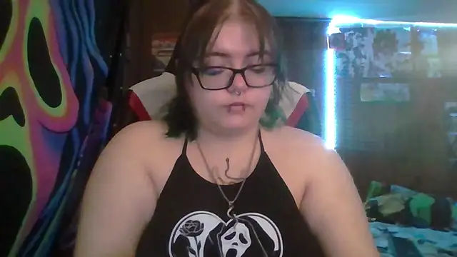 Snapshot of thatskarma chatting on February 21, 2026, 6:04 am thatskarma online show from February 21, 2026, 6:04 am