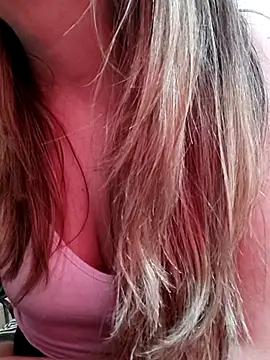 miel02 online show from March 13, 2026, 1:38 pm