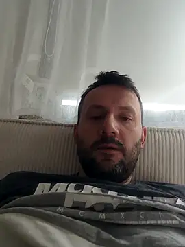 defaktor online show from April 3, 2026, 9:38 am