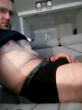 defaktor online show from April 5, 2026, 8:59 pm