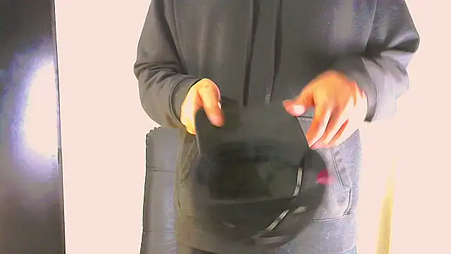 Snapshot of Thommas8a chatting on February 18, 2026, 1:58 am Thommas8a online show from February 18, 2026, 1:58 am