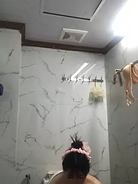 cuty lusy online show from March 25, 2026, 11:20 am