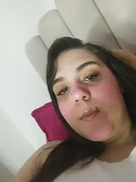 Snapshot of its_lauu_ chatting on July 10, 2026, 5:18 am its lauu online show from July 10, 2026, 5:18 am