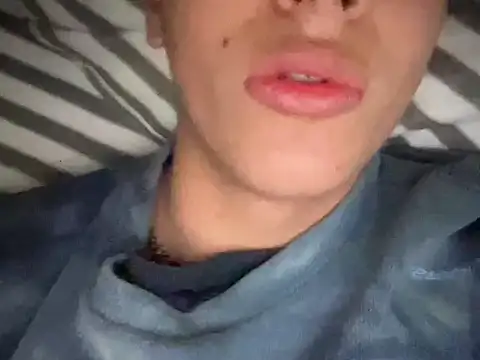 Snapshot of Frodo271 chatting on February 9, 2026, 8:12 am Frodo271 online show from February 9, 2026, 8:12 am