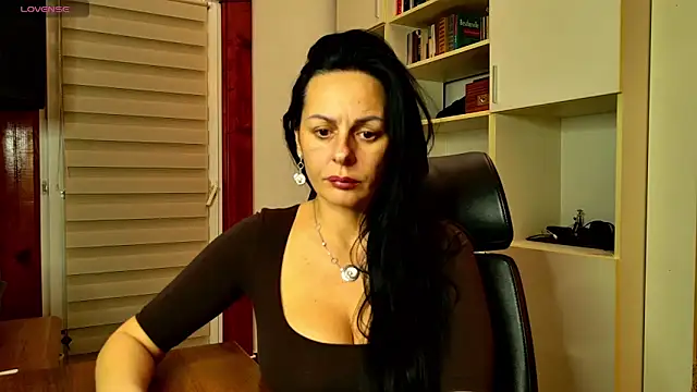 MiriamDelyn online show from March 3, 2026, 8:27 pm