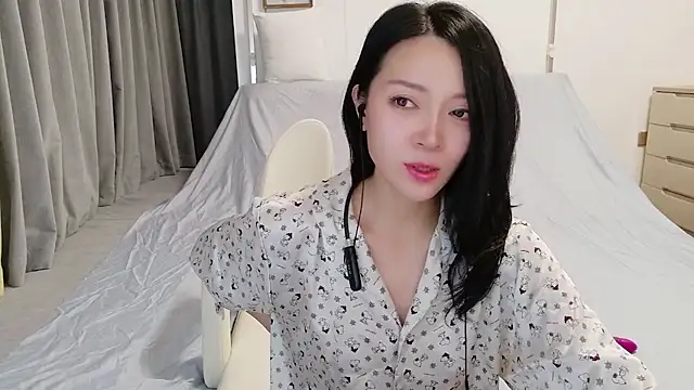 xiaojie jie online show from June 25, 2026, 4:12 pm