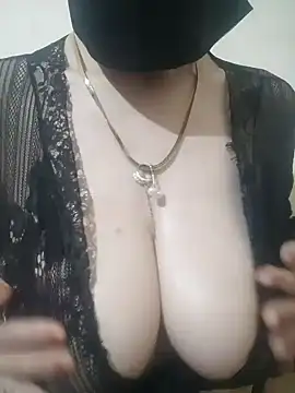 Snapshot of Nada_Oh chatting on March 2, 2026, 11:55 pm Nada Oh online show from March 2, 2026, 11:55 pm