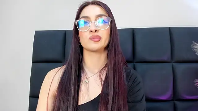 Snapshot of AndraCyruss chatting on February 10, 2026, 10:42 pm AndraCyruss online show from February 10, 2026, 10:42 pm