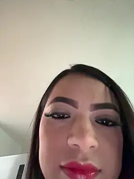 Aurea Silk online show from April 11, 2026, 9:51 pm