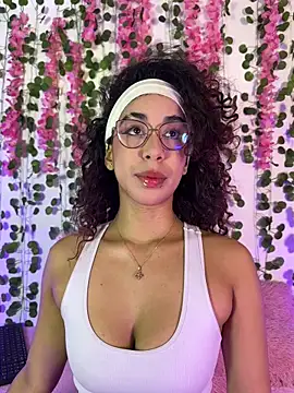 Snapshot of Woo_isDaphne chatting on February 24, 2026, 10:54 pm Woo isDaphne online show from February 24, 2026, 10:54 pm