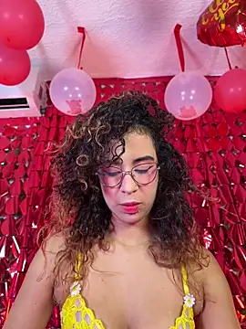 Snapshot of Woo_isDaphne chatting on February 11, 2026, 12:10 am Woo isDaphne online show from February 11, 2026, 12:10 am