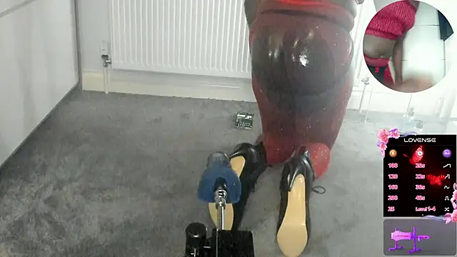 Snapshot of Fatale_Femboy chatting on July 30, 2026, 12:54 am Fatale Femboy online show from July 30, 2026, 12:54 am