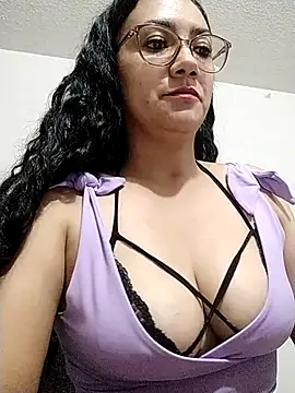 Snapshot of Salma-sweet chatting on March 4, 2026, 2:19 am Salma-sweet online show from March 4, 2026, 2:19 am