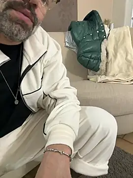 Snapshot of trombaio chatting on February 24, 2026, 5:58 pm trombaio online show from February 24, 2026, 5:58 pm